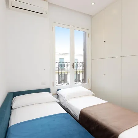 Amazing Via Del Tritone *