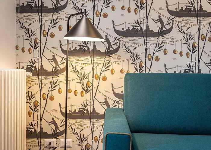 Amazing Via Del Tritone *